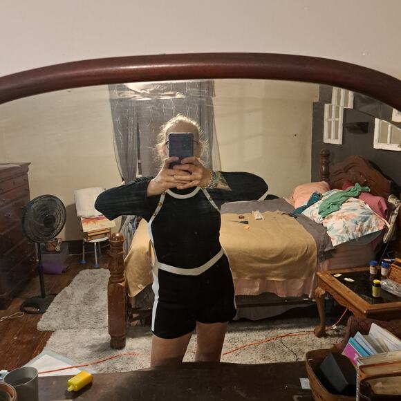 Coco and Shay black and White Romper Size MD.. Sweater Fabric Feel.. Figure Flat - Picture 10 of 10